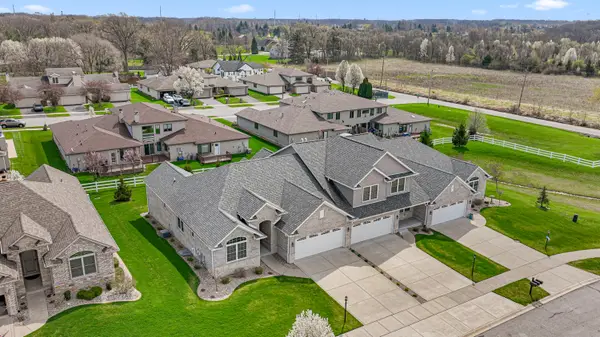 2324 Waterford Circle E, Schererville, IN 46375