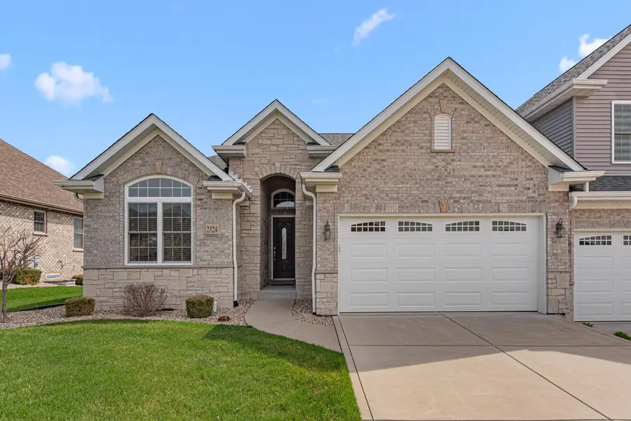 2324 Waterford Circle E, Schererville, IN 46375 - #2