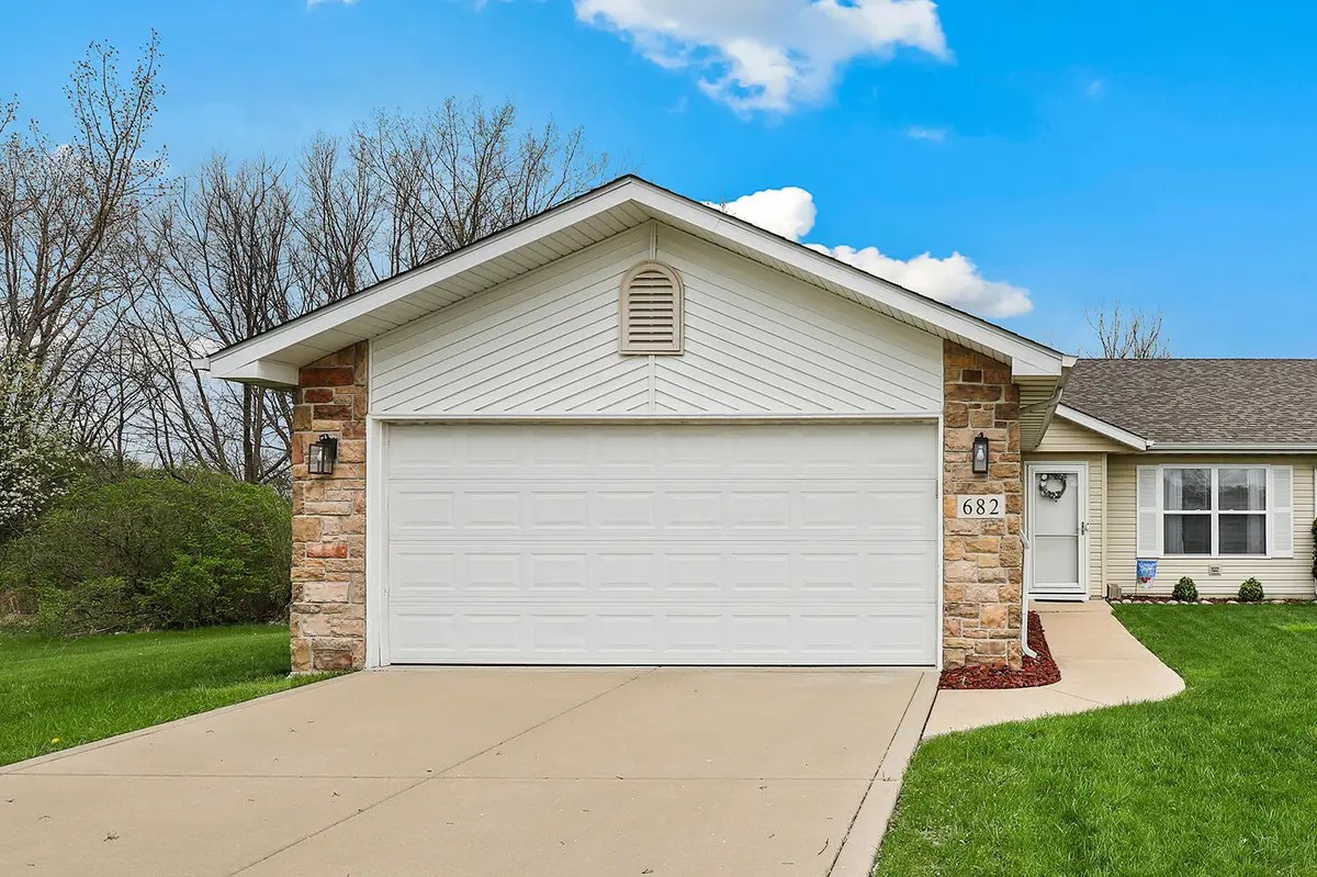 682 W 76th Avenue, Merrillville, IN 46410 - #1
