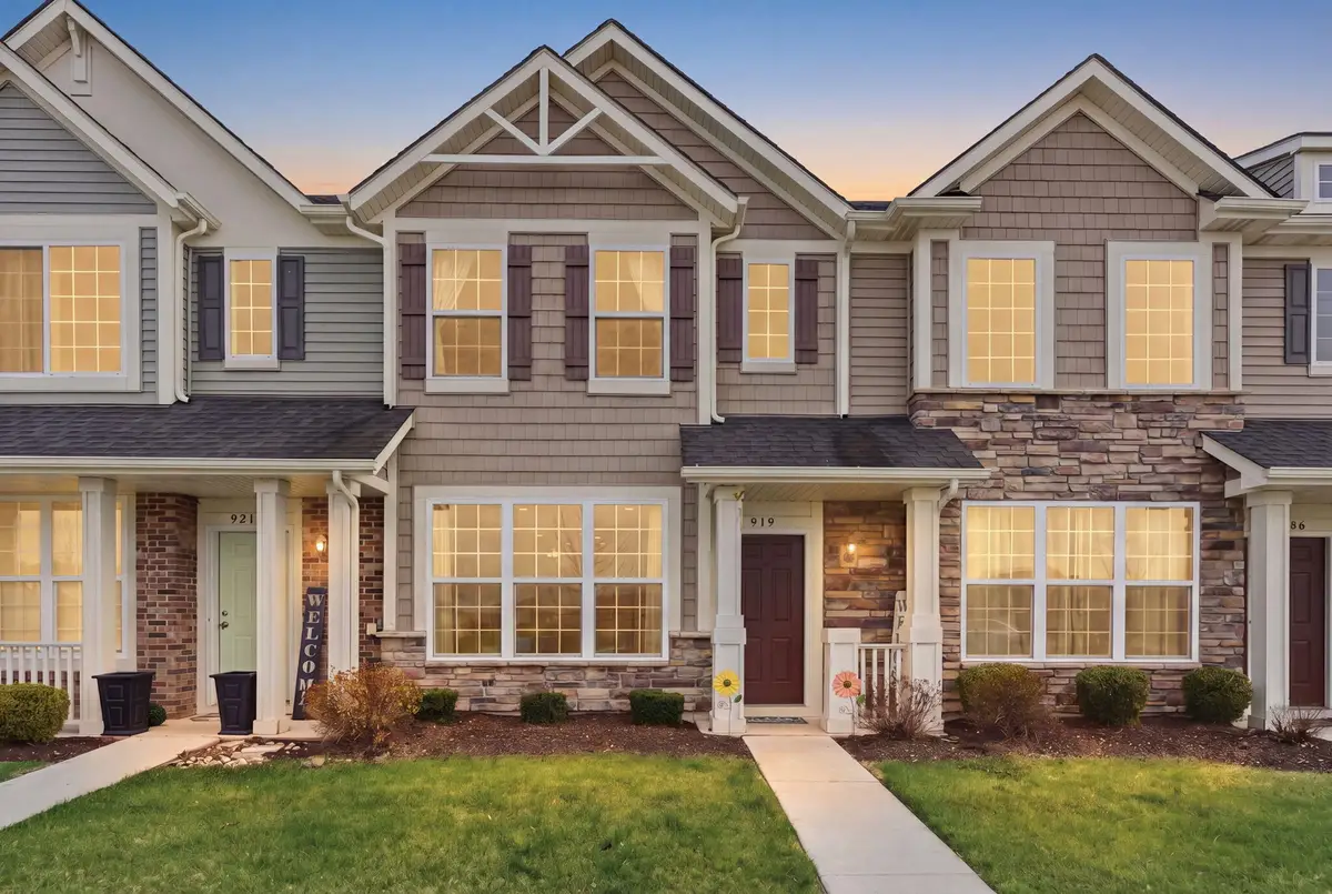 919 E 117th Place, Crown Point, IN 46307 - #1