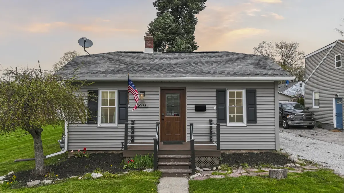 805 E Jefferson Avenue, La Porte, IN 46350 - #1