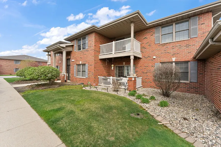630 Cambridge Court #1b, Munster, IN 46321 - #2