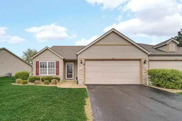 832 Flagstone Drive, Dyer, IN 46311