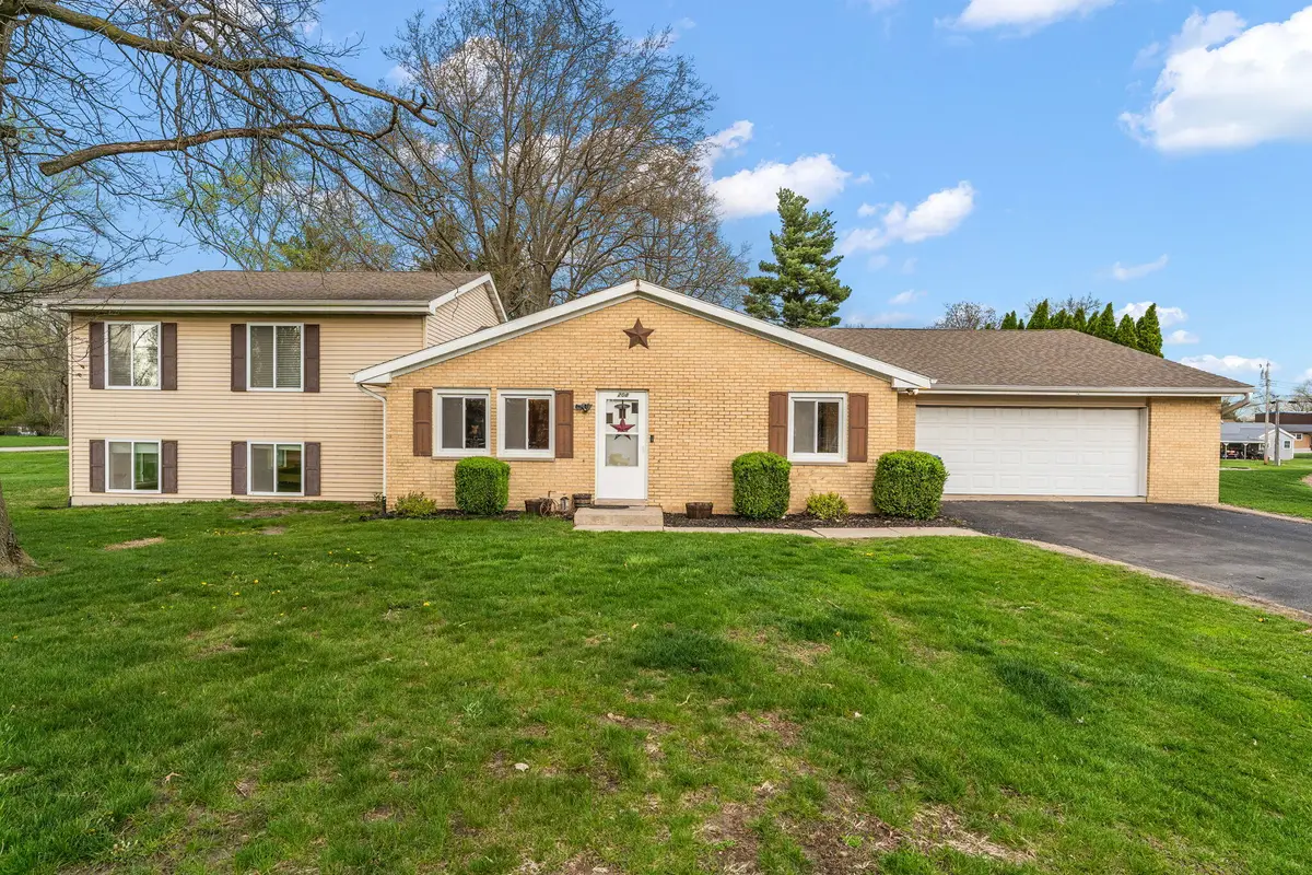 208 W Stevenson Street, Morocco, IN 47963 - #1