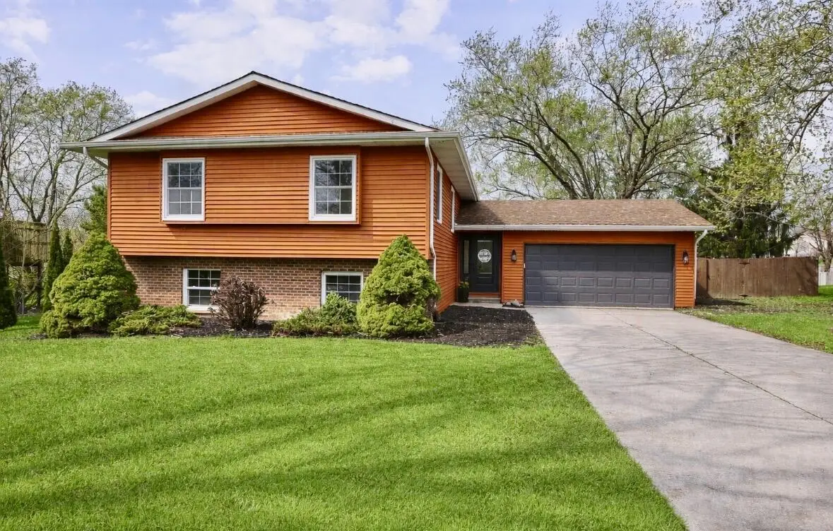 263 W 550 N, Valparaiso, IN 46385 - #1