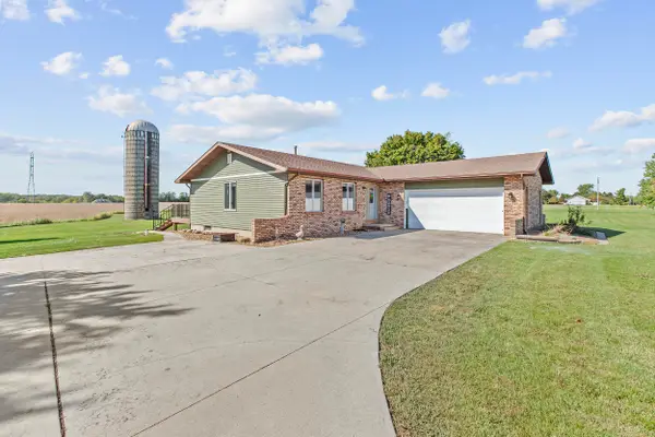 176 S 200 W, Valparaiso, IN 46385