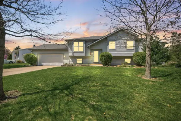 1809 Peachtree Drive, Valparaiso, IN 46383