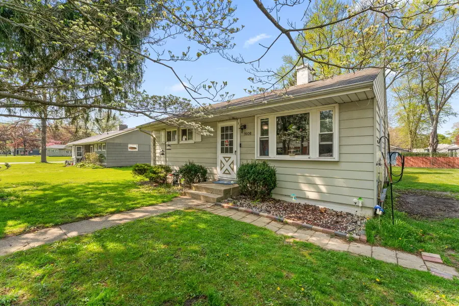 1608 W Porter Avenue, Chesterton, IN 46304 - #2