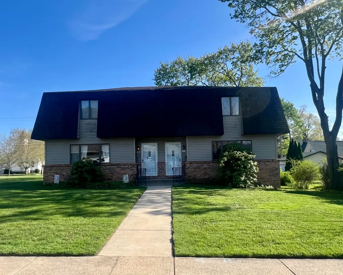 309-311 W Morgan Avenue, Chesterton, IN 46304 - #1