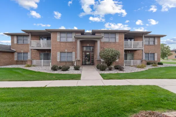 9815 Wildwood Court #2c, Highland, IN 46322