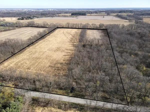 55824 County Line Road, New Carlisle, IN 46552