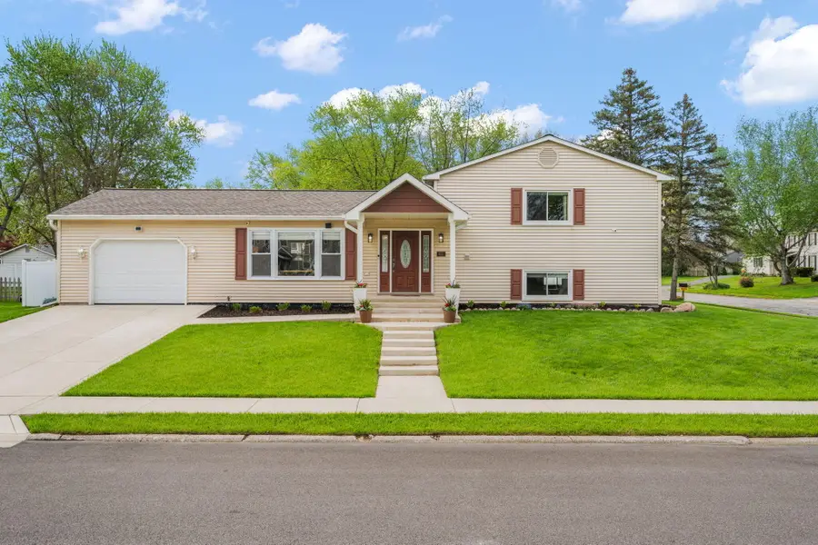 615 Chestnut Boulevard, Chesterton, IN 46304 - #2