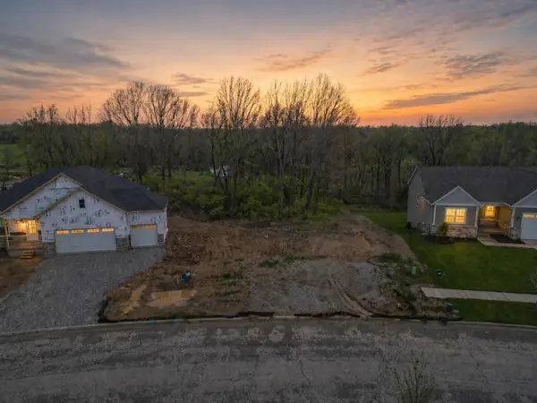 304 Apple Grove Lane, Valparaiso, IN 46385