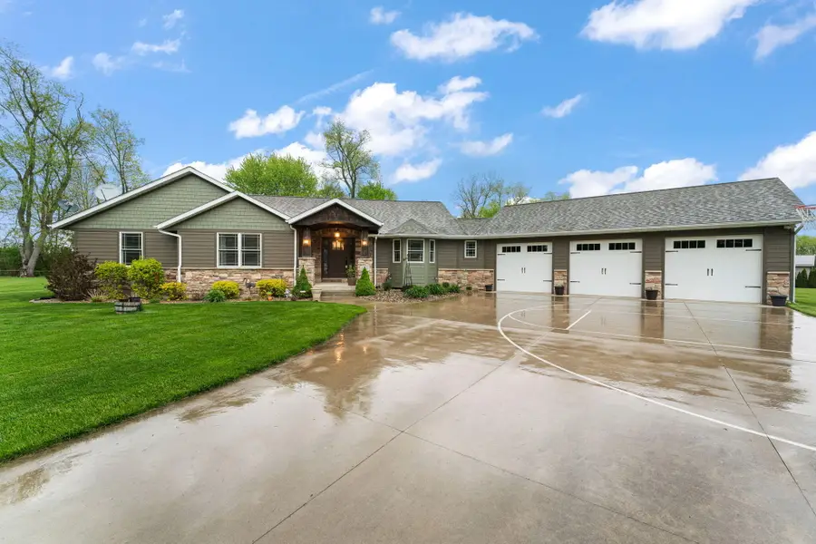 2737 S Smithfield Court, La Porte, IN 46350 - #3