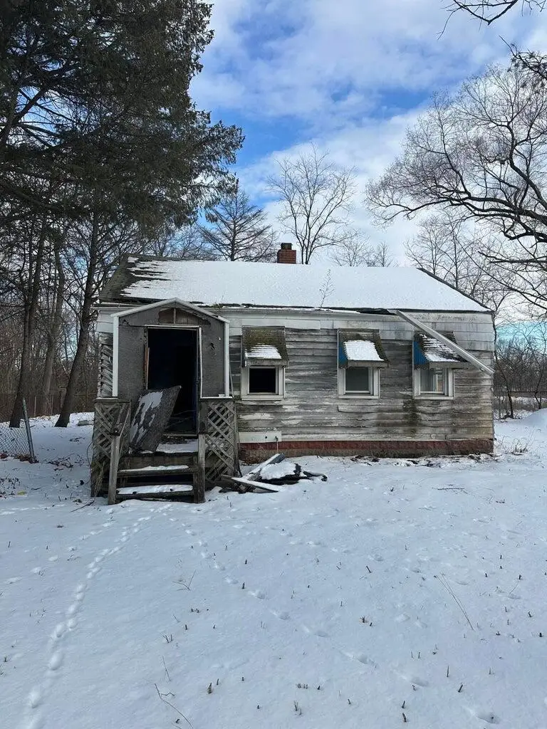 2001 Hovey Place, Gary, IN 46406 - #1