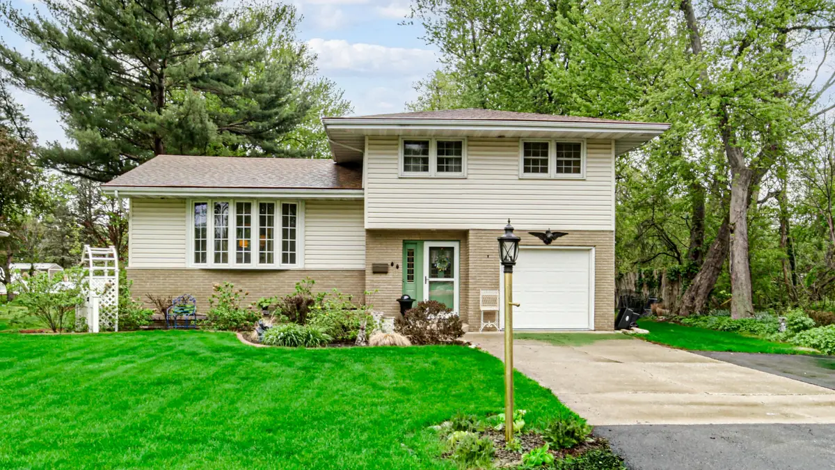 738 E 11th Street, Hobart, IN 46342 - #1