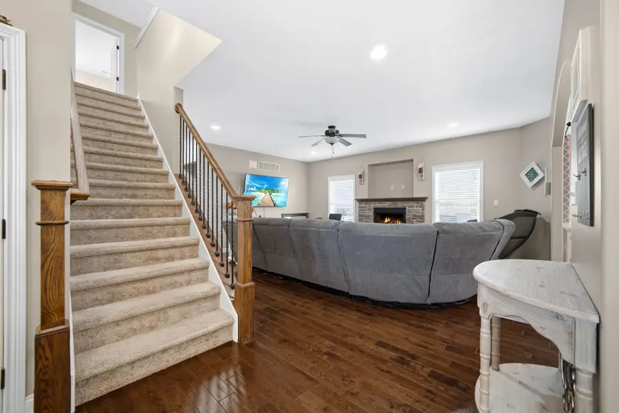 853 E Shakespeare Drive, Valparaiso, IN 46383 - #2