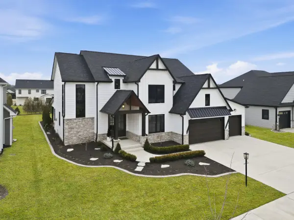 9727 Dune Grass Way, St. John, IN 46373