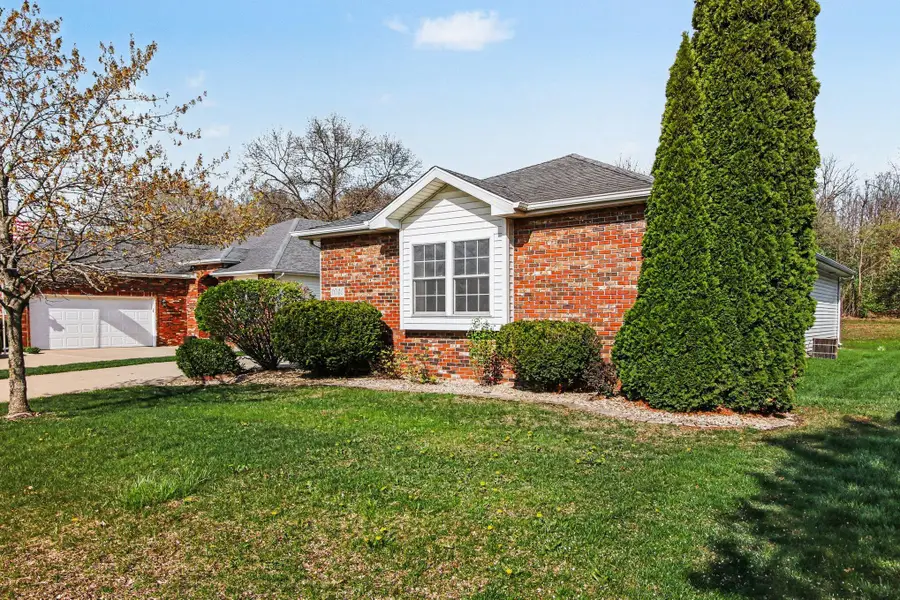 1040 Stillwater Parkway, Crown Point, IN 46307 - #3