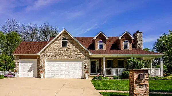 1270 E Greenview Place, Crown Point, IN 46307