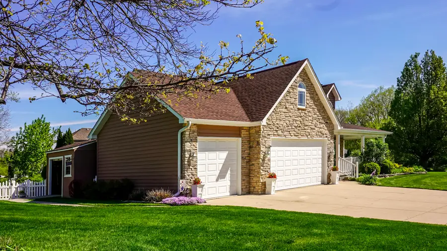 1270 E Greenview Place, Crown Point, IN 46307 - #2