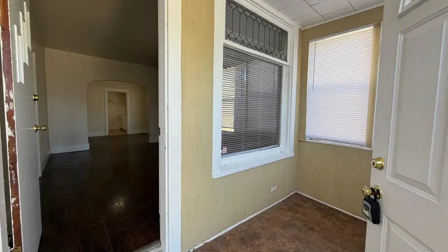 6438 Jefferson Avenue, Hammond, IN 46324 - #2