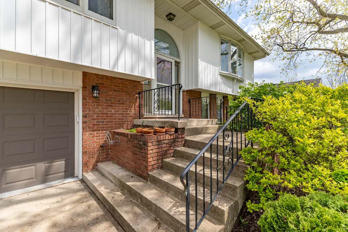 701 N Oriole Court, Griffith, IN 46319 - #1