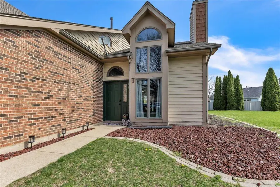 1475 Grand Isle Court, Hobart, IN 46342 - #2