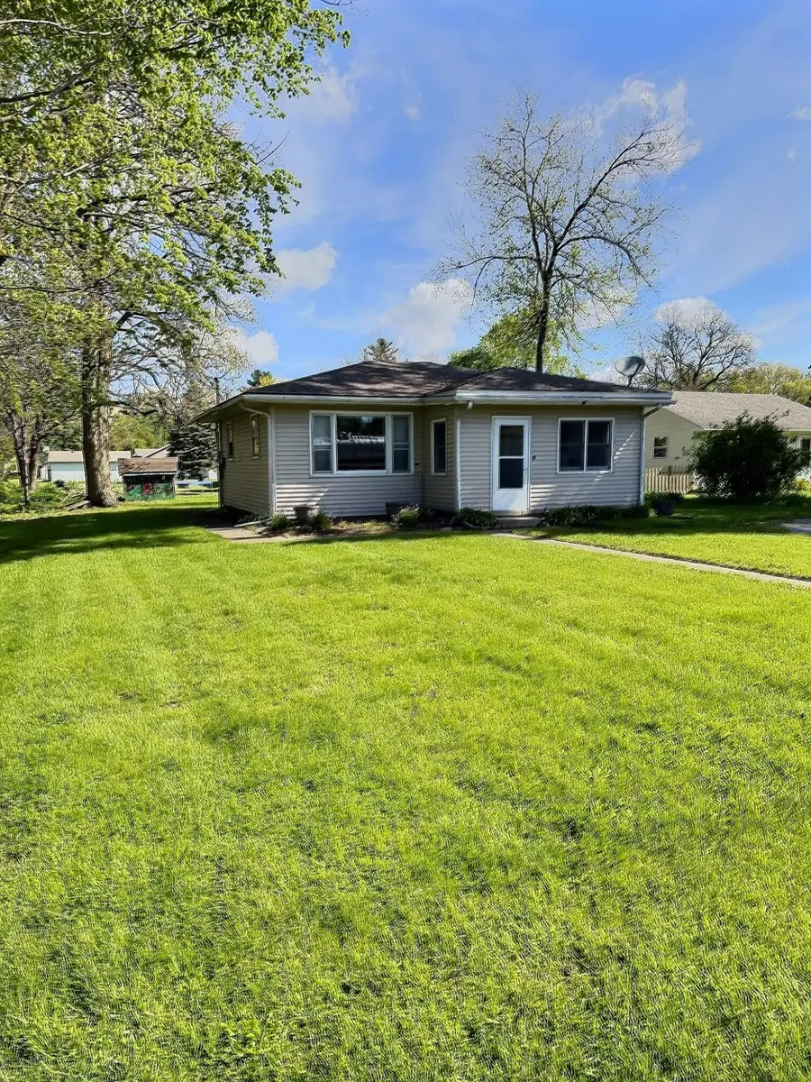 203 E Indiana Avenue, Kouts, IN 46347 - #2