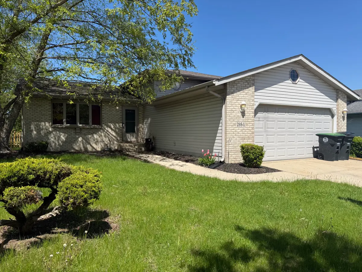 7954 Bracken Pkwy, Hobart, IN 46342 - #1