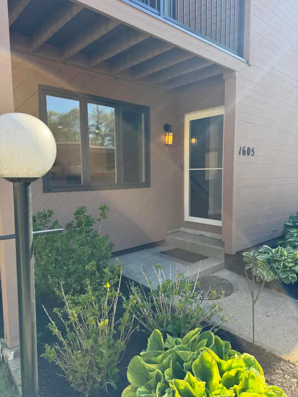1605 Earthstone Drive, Valparaiso, IN 46383