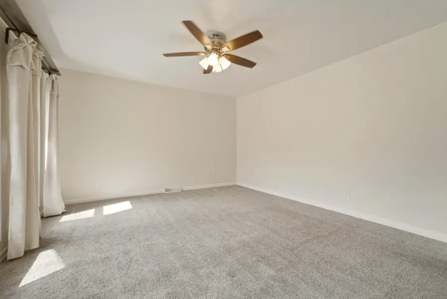 11917 N 470 E #6, Demotte, IN 46310 - #3