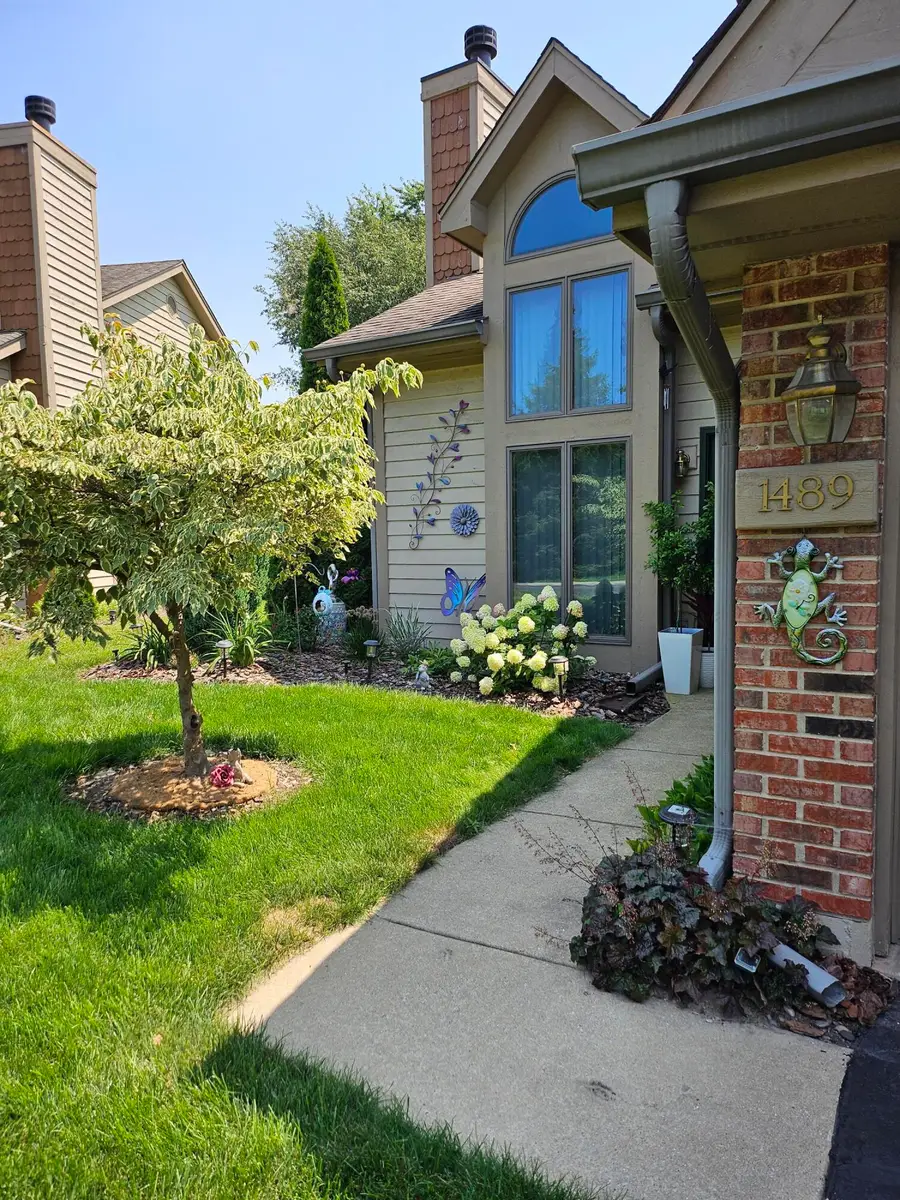 1489 Grand Isle Court, Hobart, IN 46342 - #2