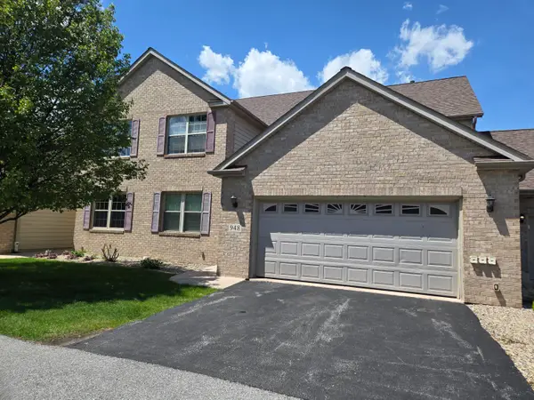 948 Veterans Lane, Crown Point, IN 46307
