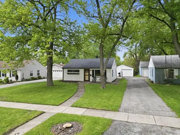 323 S Pettibone Street, Crown Point, IN 46307 - #2