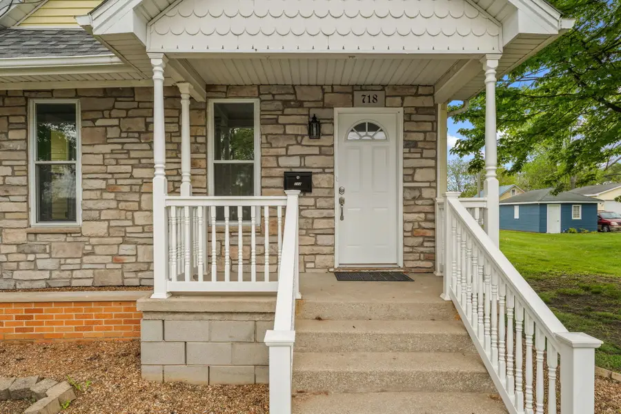 718 N Grant Street, Crown Point, IN 46307 - #2