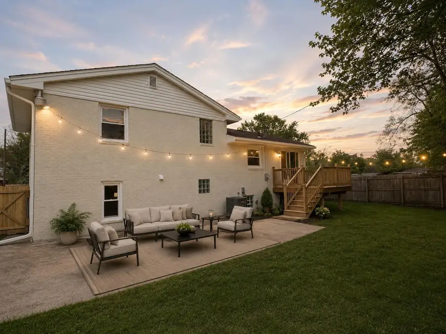 621 E 52nd Avenue, Merrillville, IN 46410 - #2