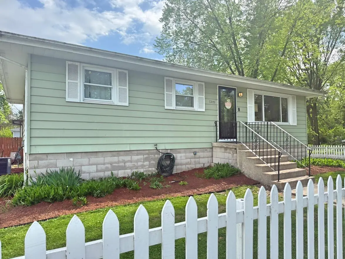 7205 Kentucky Avenue, Hammond, IN 46323 - #1