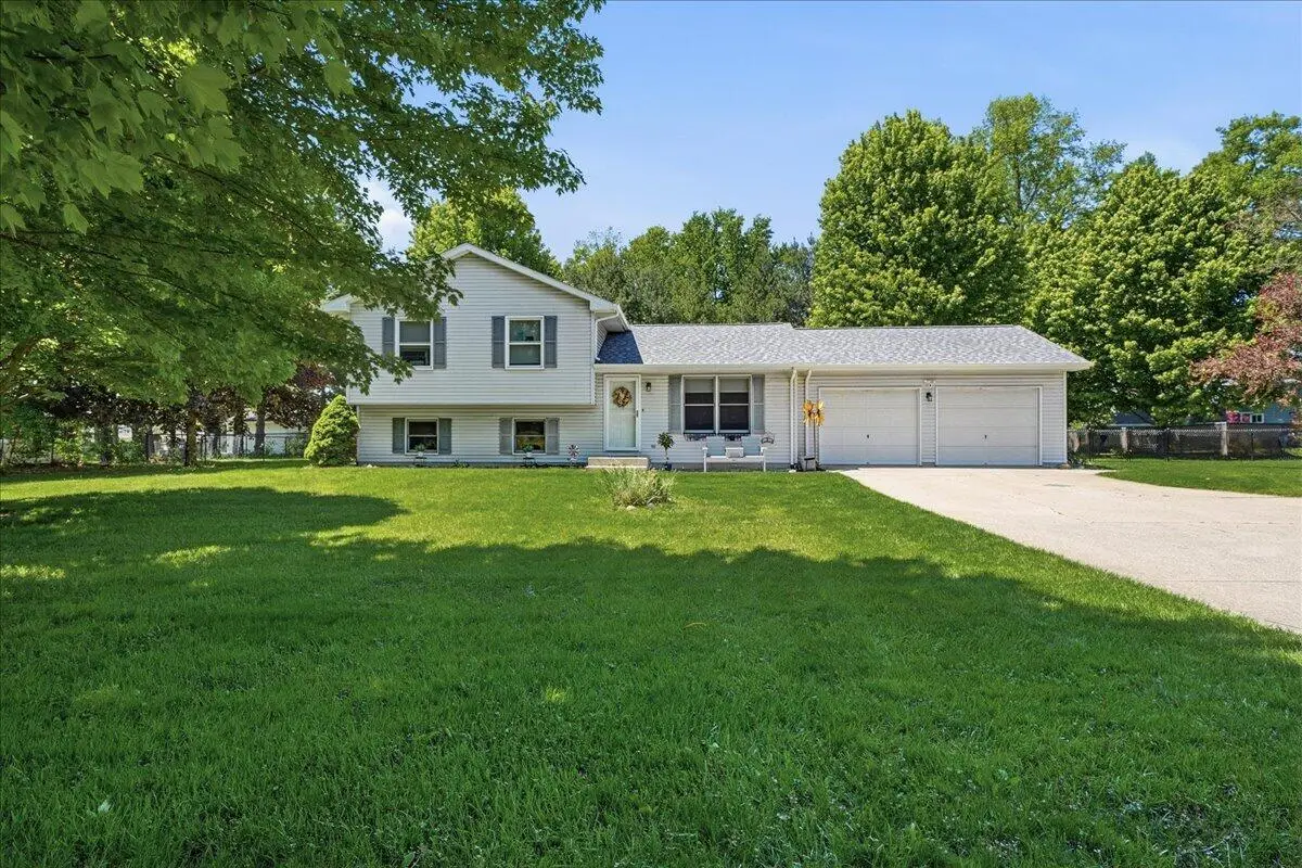 84 S 275 W, Valparaiso, IN 46385 - #1