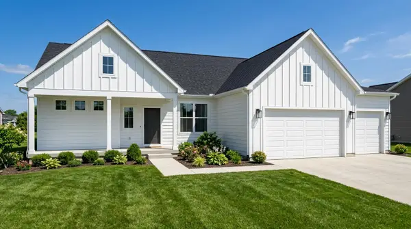 2755 Calabria Lane, Valparaiso, IN 46385