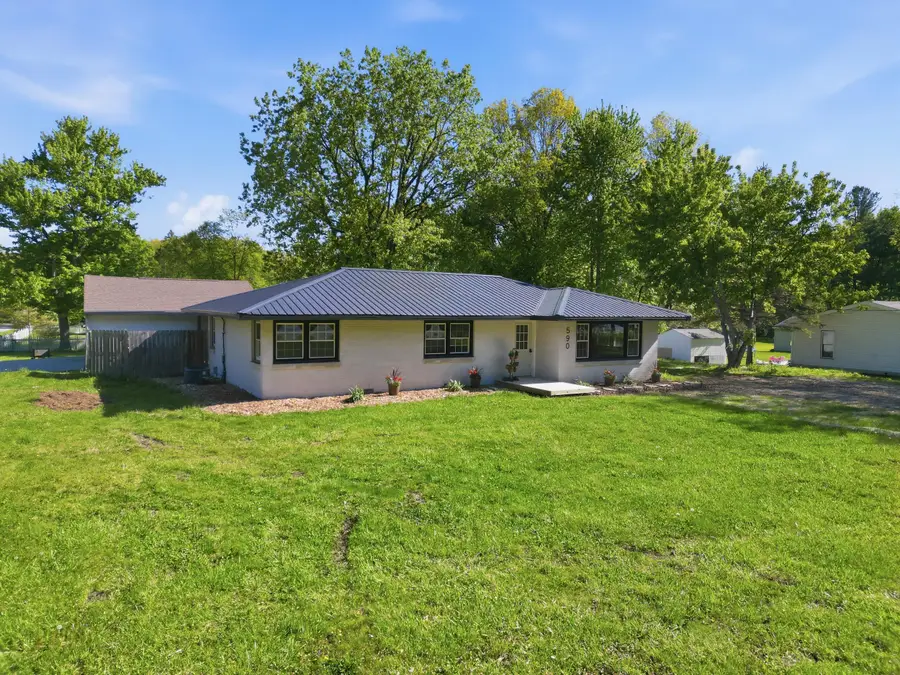 590 E Oak Hill Road, Chesterton, IN 46304 - #2