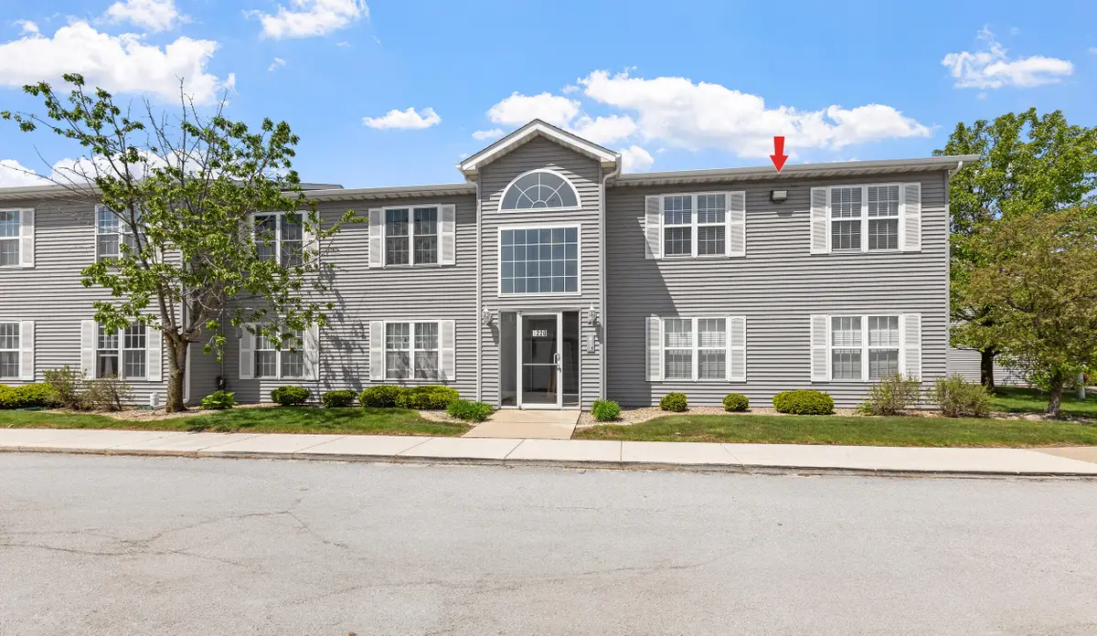 8220 Lincoln Circle #B, Merrillville, IN 46410 - #1