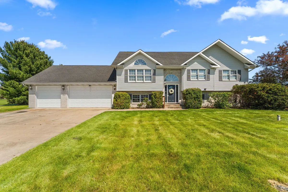 919 Plantation Road, Valparaiso, IN 46385 - #1