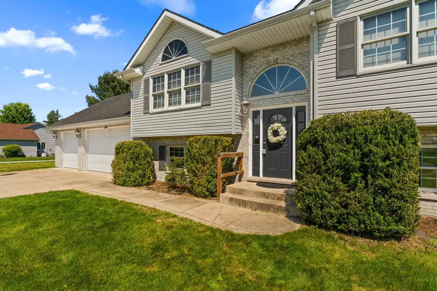 919 Plantation Road, Valparaiso, IN 46385 - #2