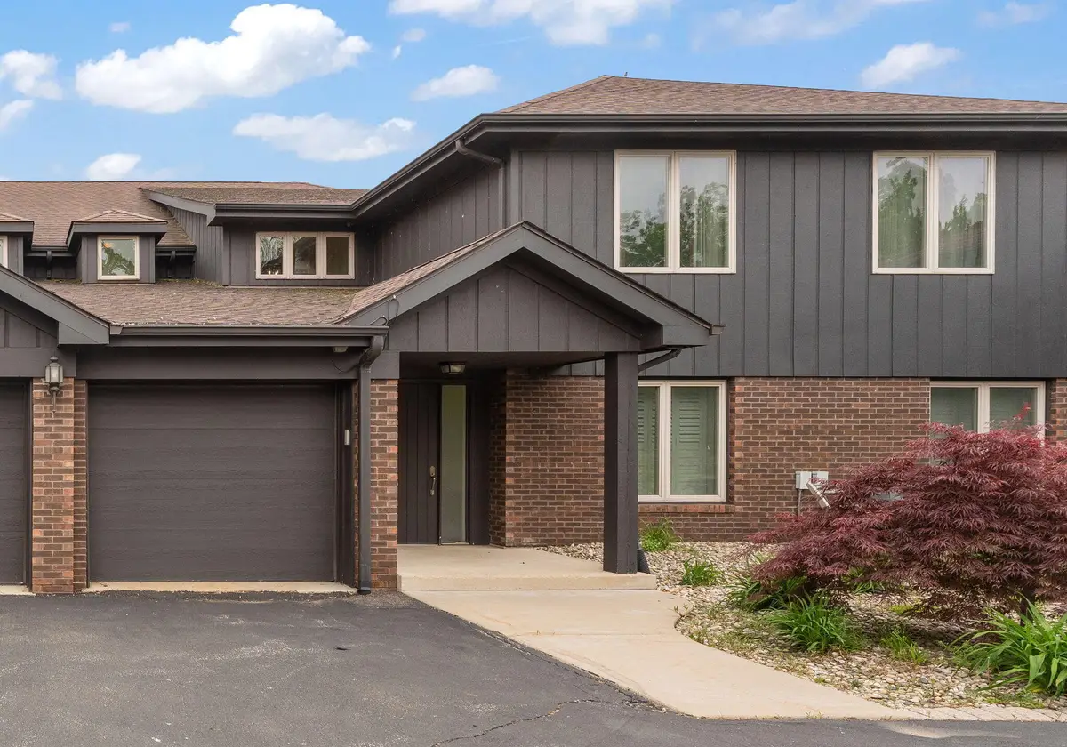 2549 N Lakeshore Drive, Crown Point, IN 46307 - #1