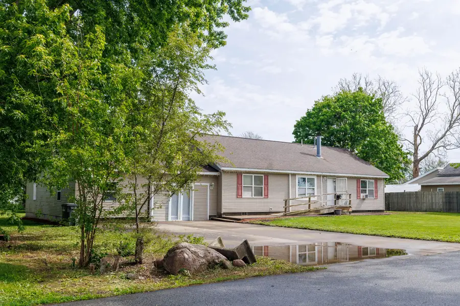 106 W Allen Street, Kentland, IN 47951 - #3