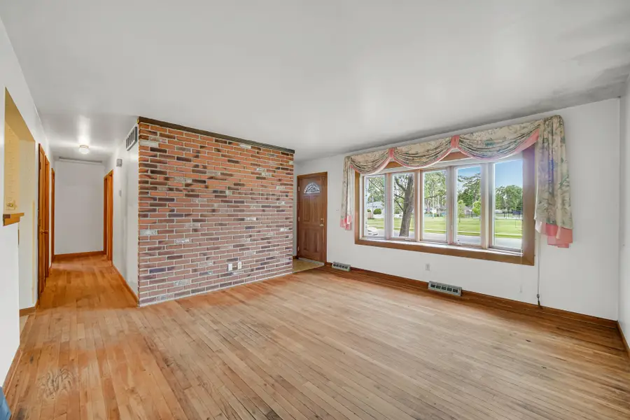 519 N Jay Avenue, Griffith, IN 46319 - #2