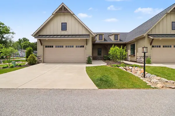 1905 E Woodglen Circle, Valparaiso, IN 46383