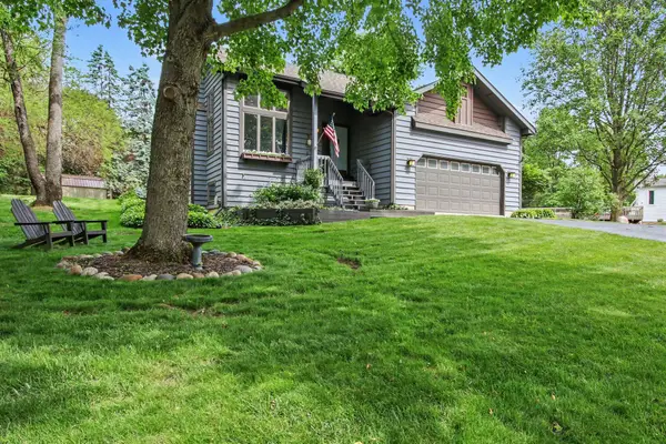 2752 Sunswept Court, Valparaiso, IN 46383