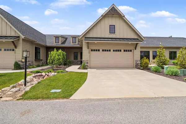 1907 E Woodglen Circle, Valparaiso, IN 46383